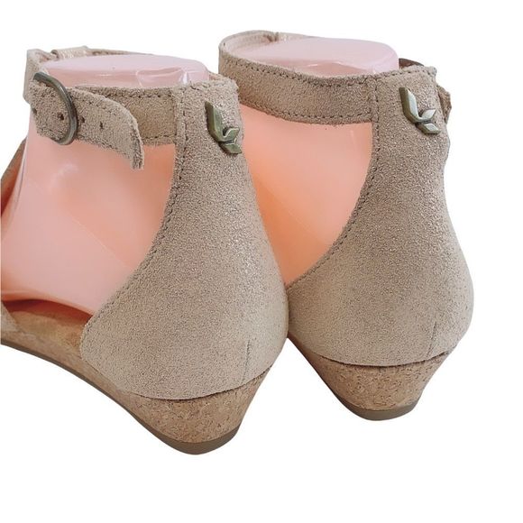 KOOLABURRA By UGG Briona Perforated Amphora Ankle Strap Wedge Sandal - Picture 7 of 11